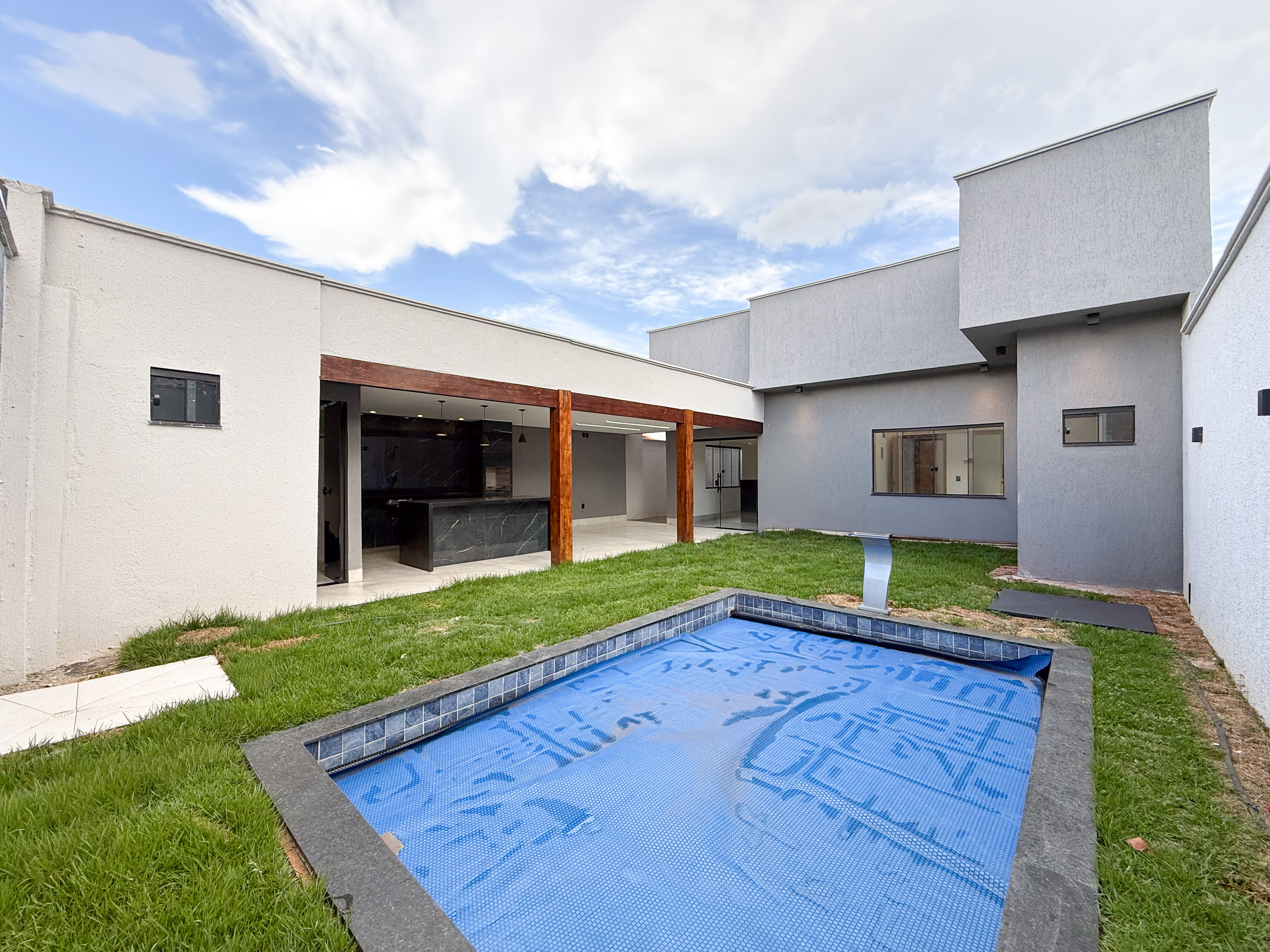Casa térrea no Bairro Cardoso à venda