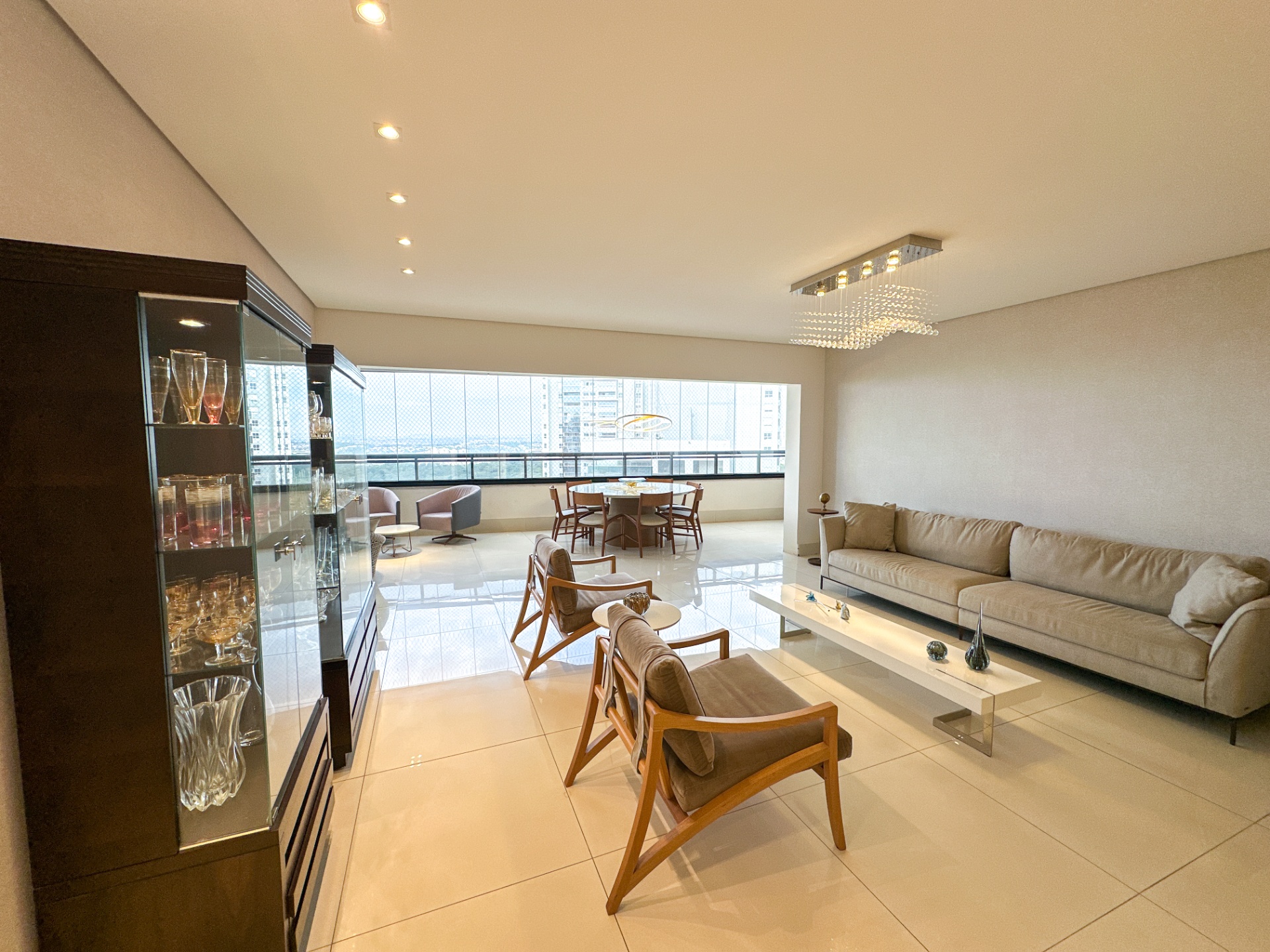 Cobertura mobiliada à venda no Euro América Ibirapuera – 269 m², 4 suítes e vista privilegiada no 29º andar