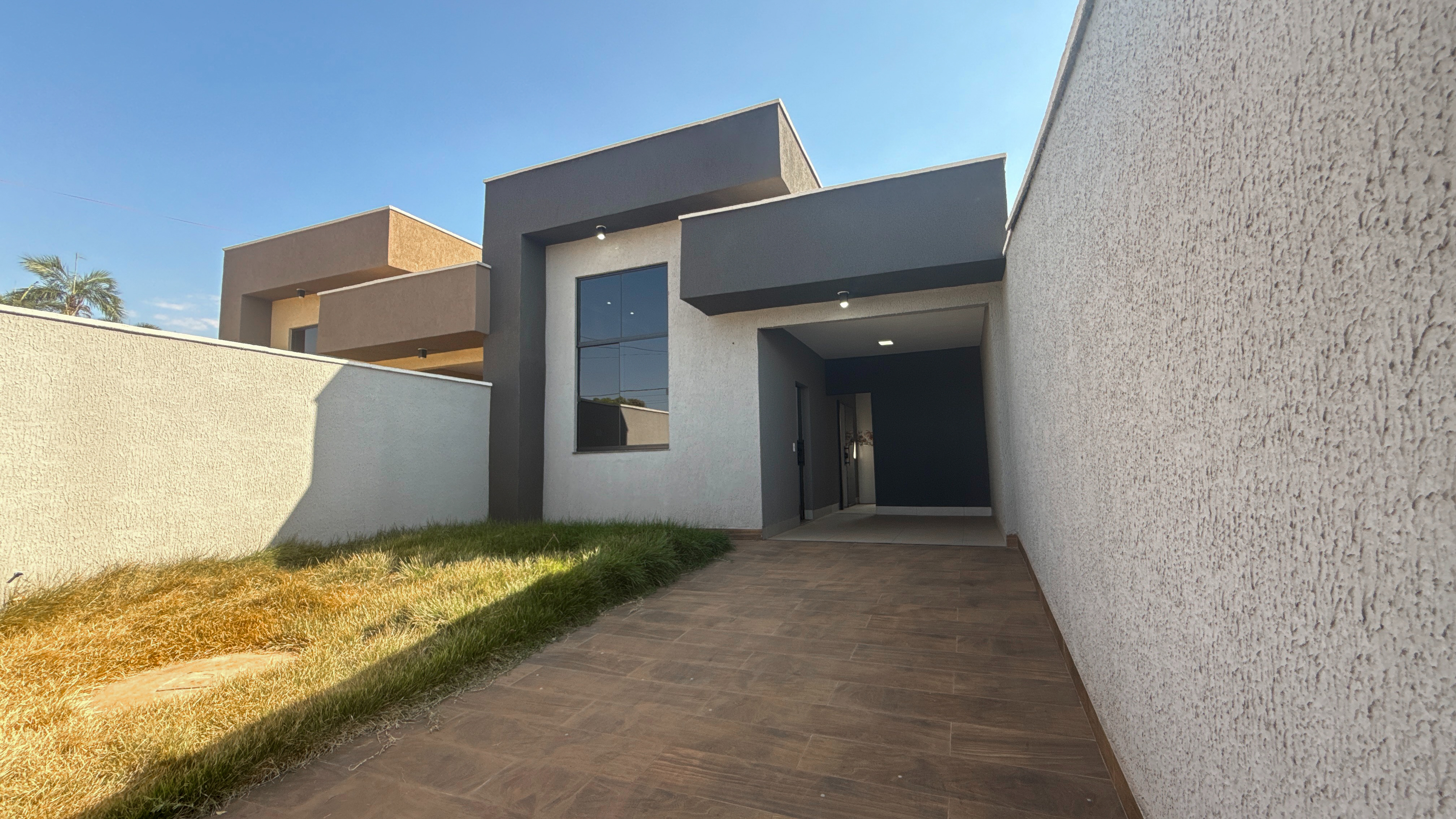 Casa com 3 Quartos, Suíte e Pé-Direito Duplo | Buriti Sereno