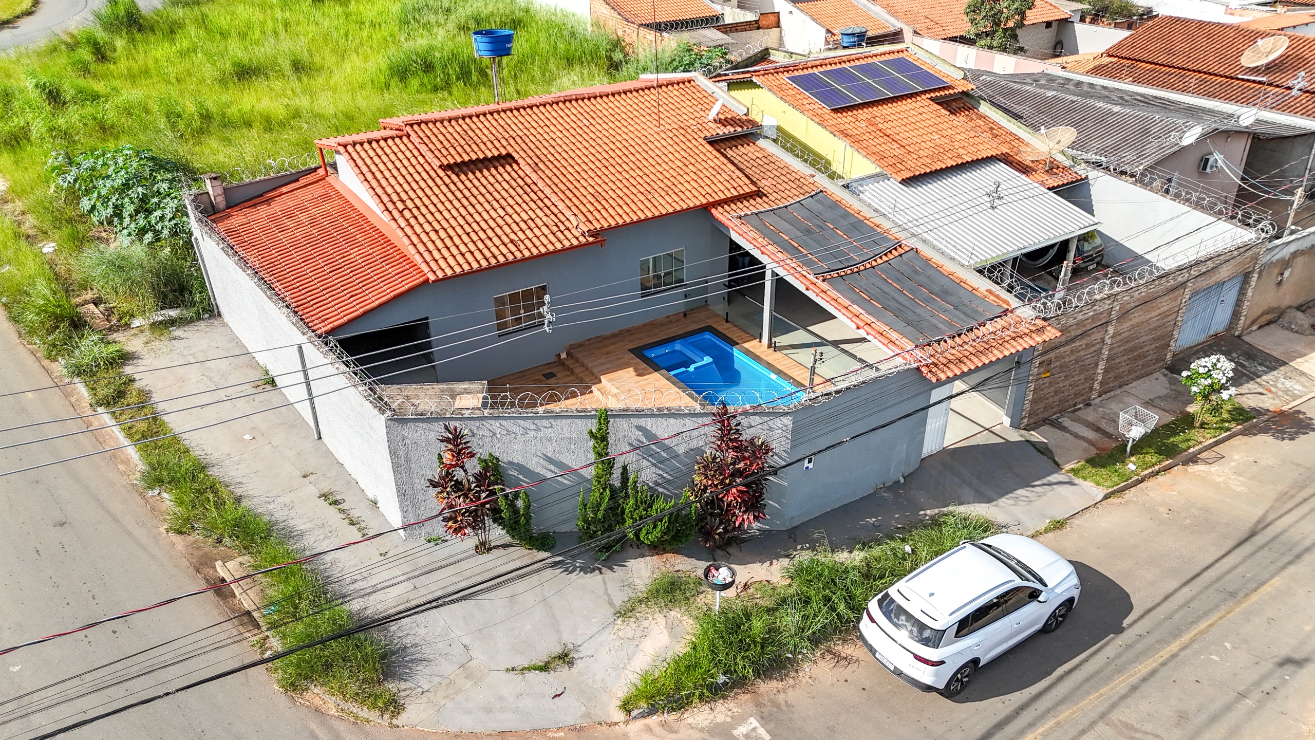 Casa térrea à venda com piscina e espaço gourmet no Retiro do Bosque
