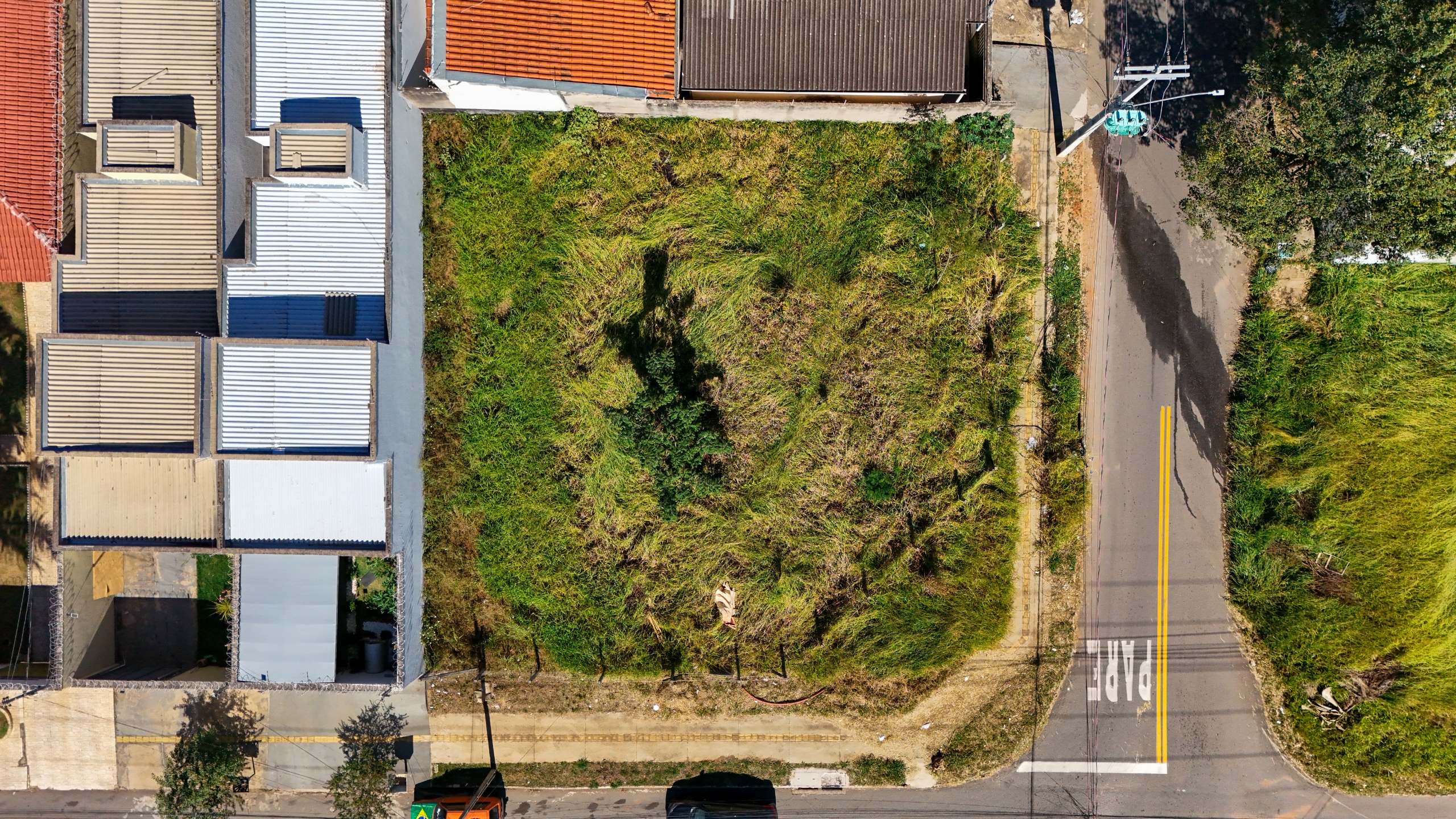 Lote de Esquina com 463,57 m² no Residencial Canadá | Excelente Localização