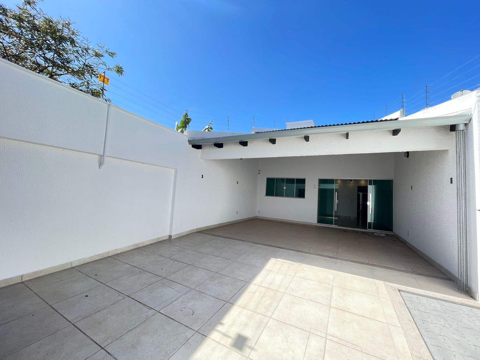 Casa com 3 Quartos, Varanda Gourmet e Móveis Planejados ao Lado do Moinho dos Ventos.