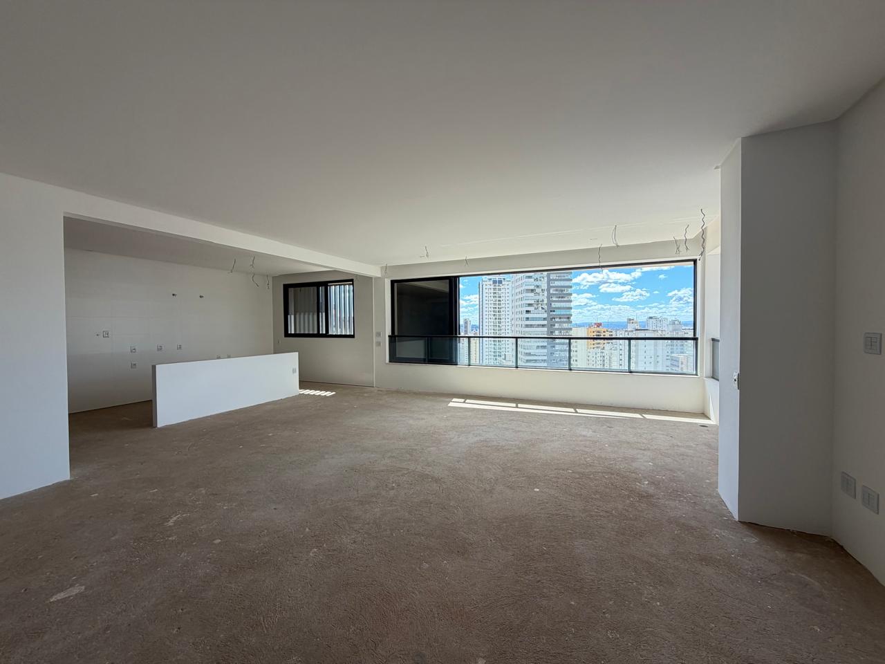 Apartamento de 274 m² com 4 Suítes e 4 Vagas no Setor Oeste | Legend Praça do Sol