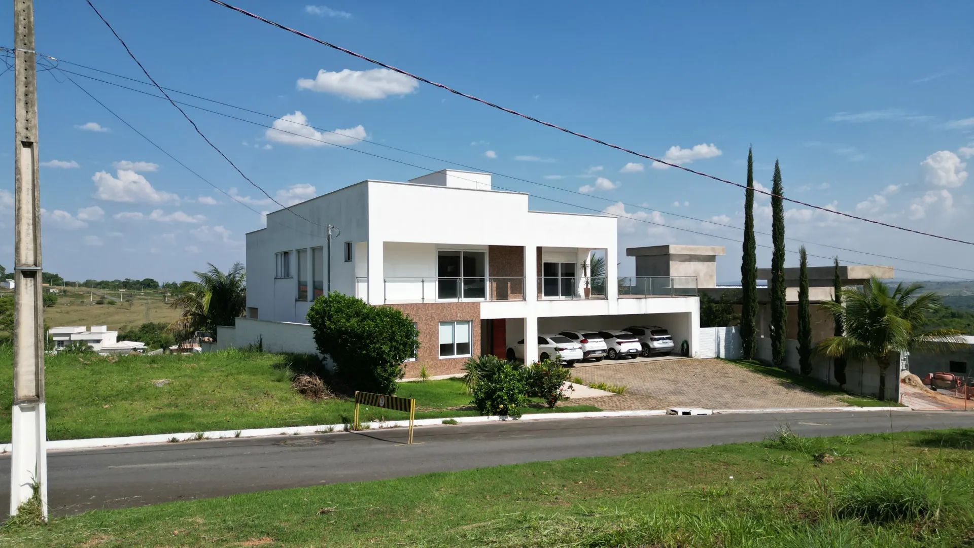 Sobrado imponente à venda no Cod. Vale Verde