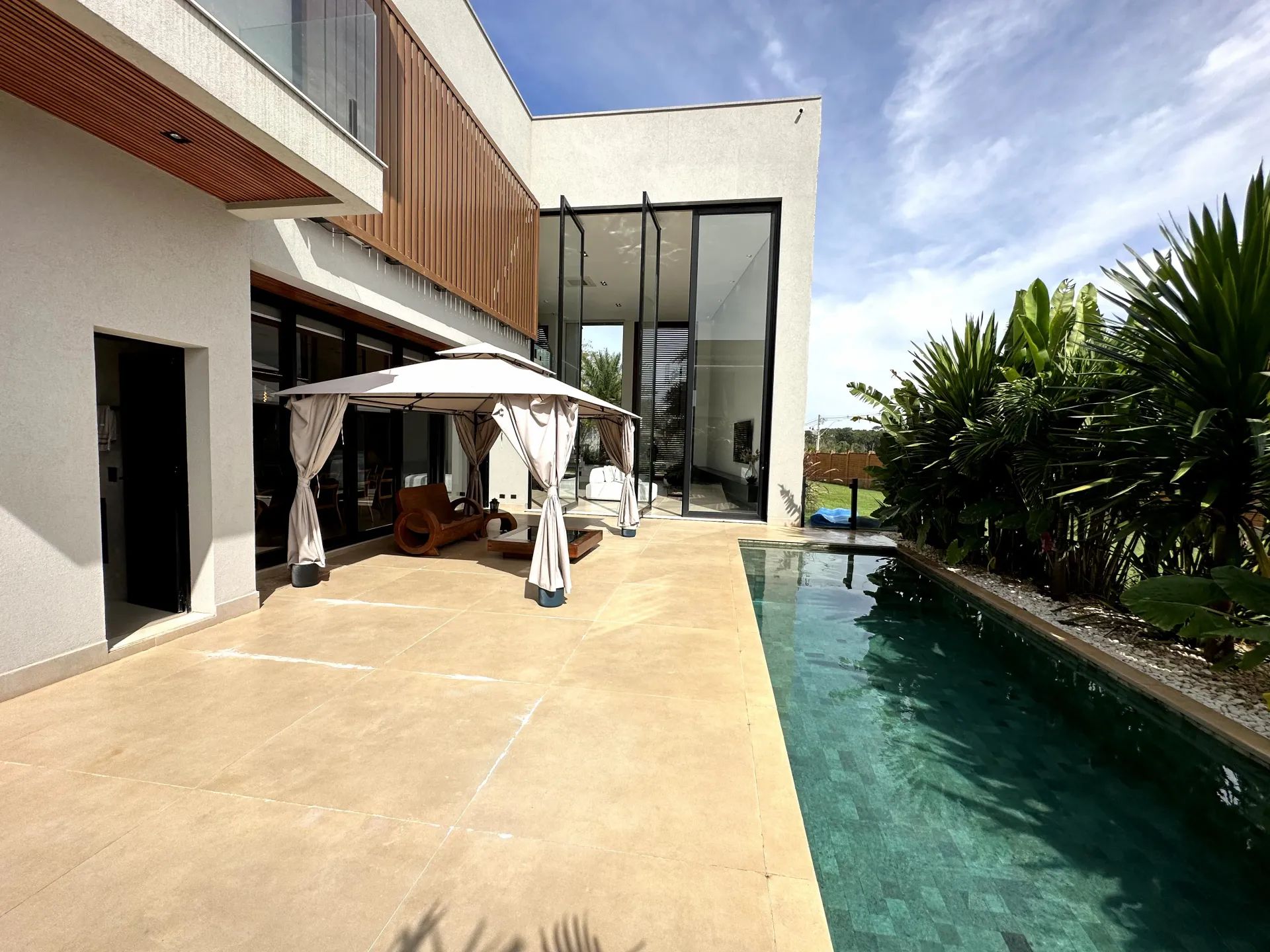Sobrado em Condomínio à Venda, 403 m² – Portal do Sol Green, Esquina