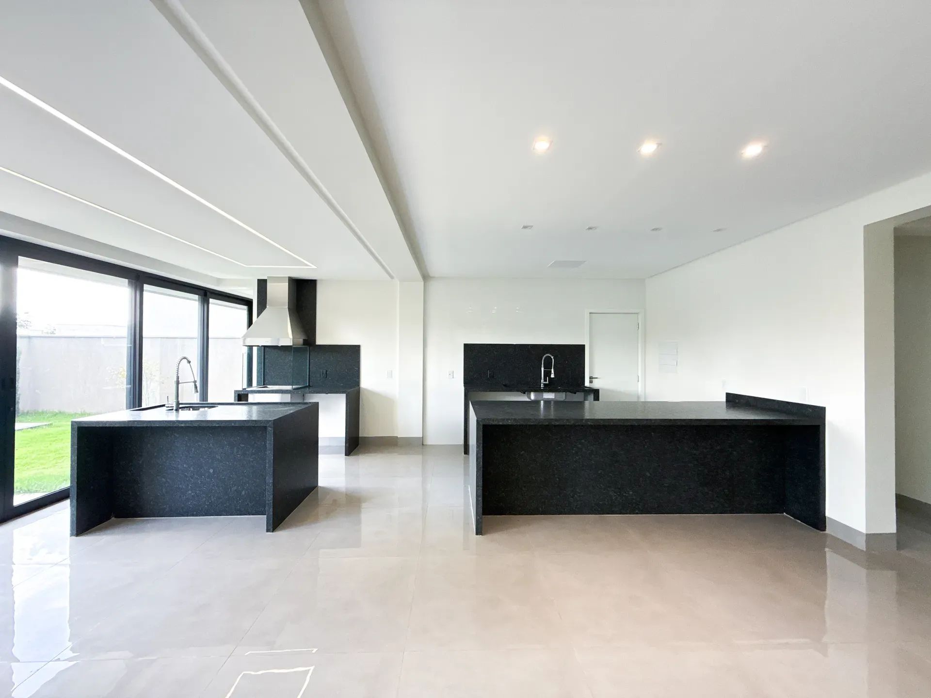Sobrado em Condomínio Horizontal à Venda, 218 m² – Jardins Barcelona, Senador Canedo