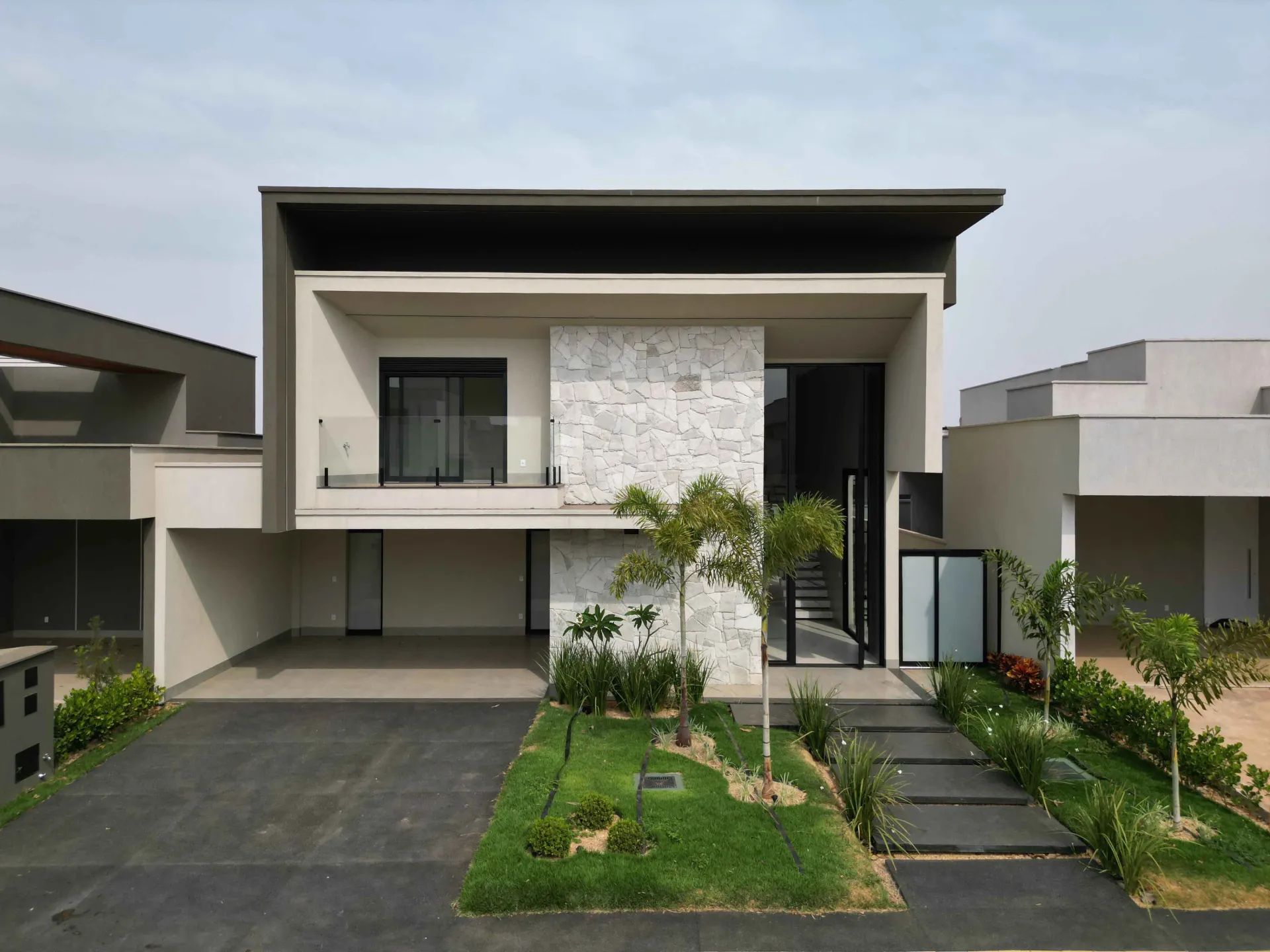 Casa de Condomínio com 4 Quartos à venda, 299m² - Residencial Goiânia Golfe Clube